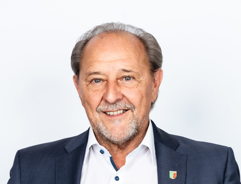 Portraitfoto von Bürgermeister Josef Haller